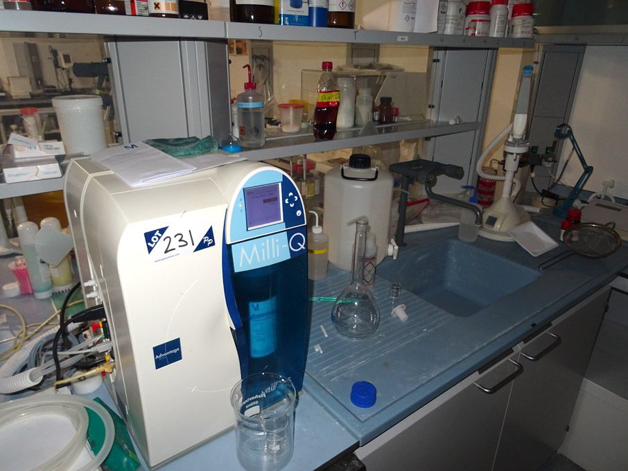 Millipore Milli-Q Advantage A-10 water purificatio...