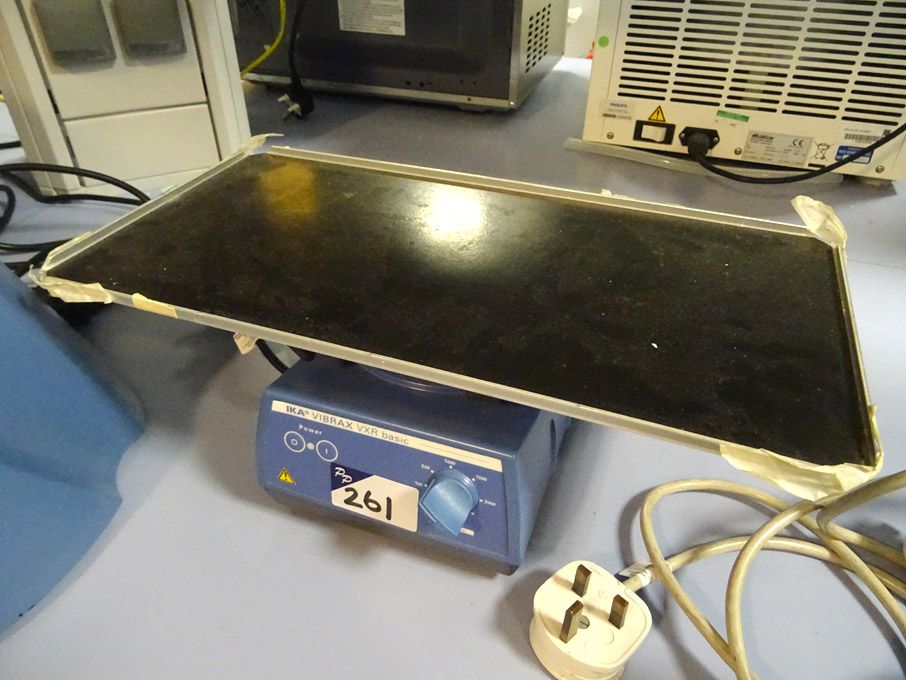 Stuart VXR B S2 Vibrax vibrating tray, 240v, 400x2...