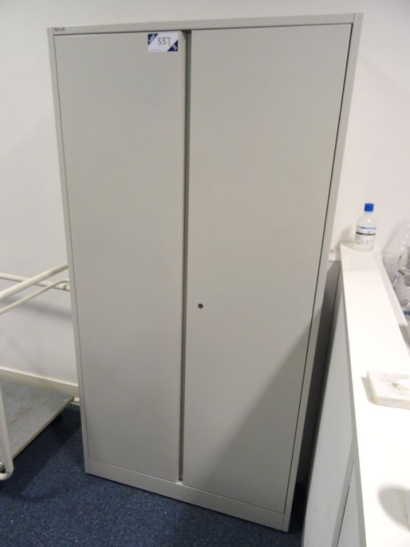 Ahrend grey metal 2 door storage cupboard, 1000x45...