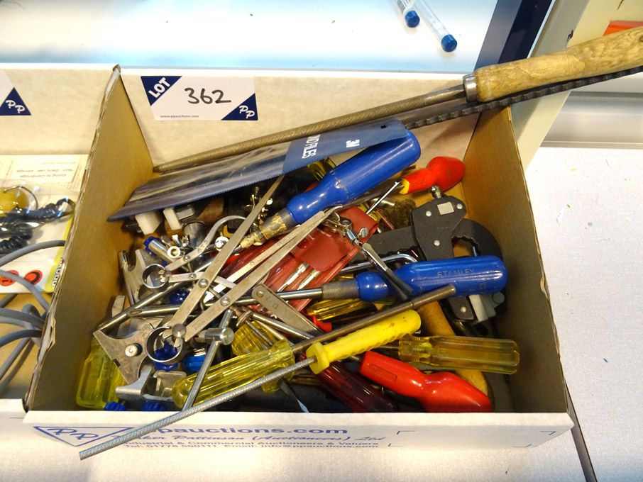 Qty various diamond files, screwdrivers, saws etc