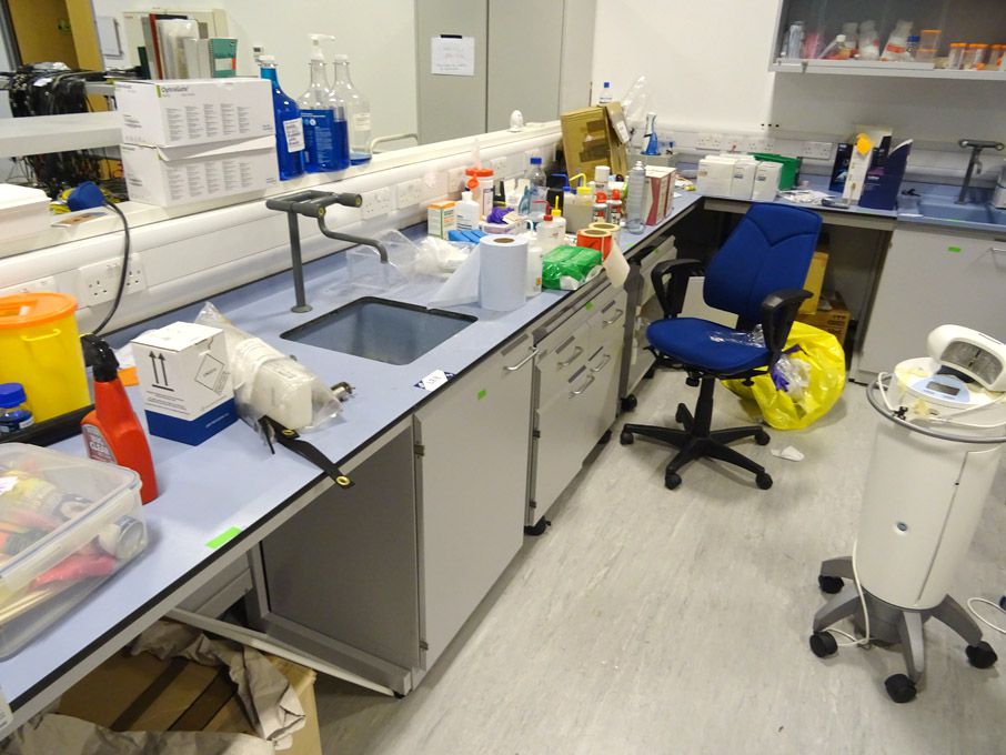 Kottermann 'L' shape laboratory modular workstatio...