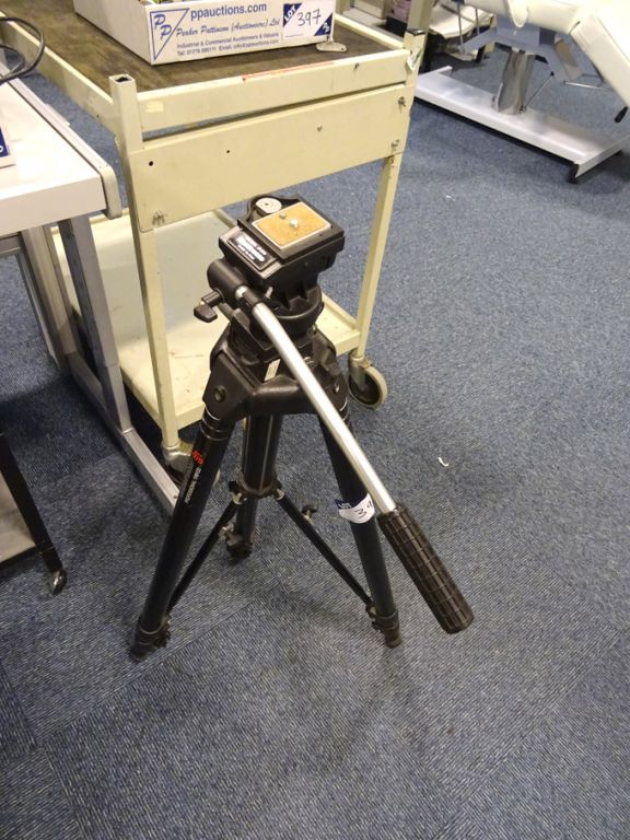 Manfrotto 075B professional video camera tripod