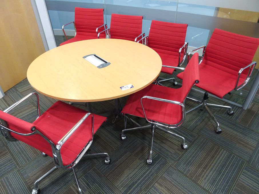 Kinnarps 1270mm dia beech effect meeting table wit...