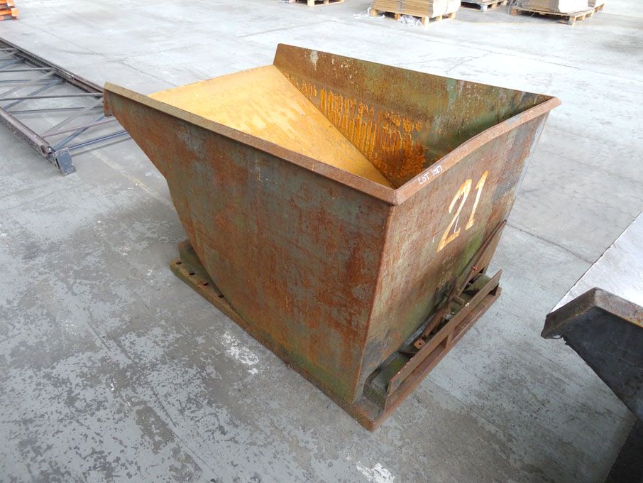 980x1560x800mm forkable tipping skip