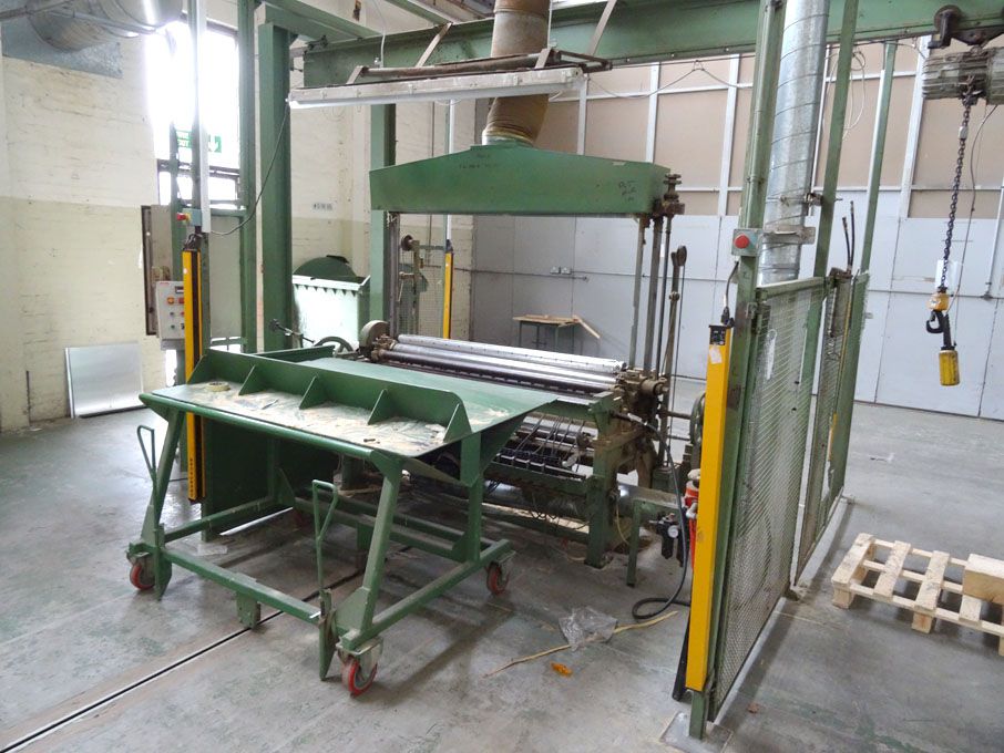 Powered paper cutter / slitter, 24 blades, 1600mm...