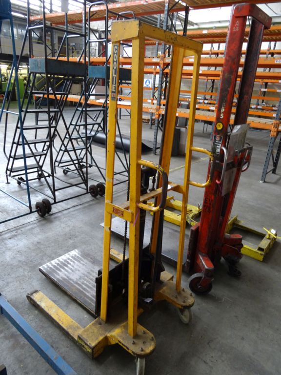 Coolie mobile lifter, 500kg max lift weight