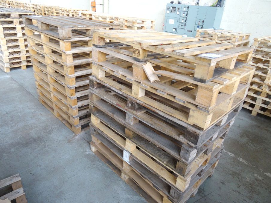 Qty wooden pallets, 800x1200mm approx in 2 stacks