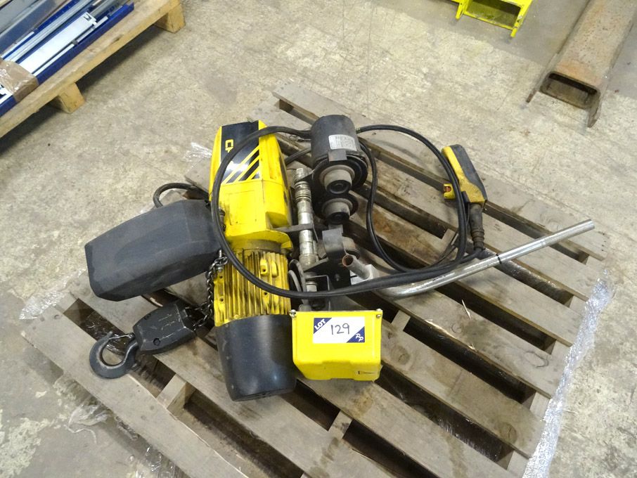 Yale 1000kg chain hoist, DF Y0168 pendant control