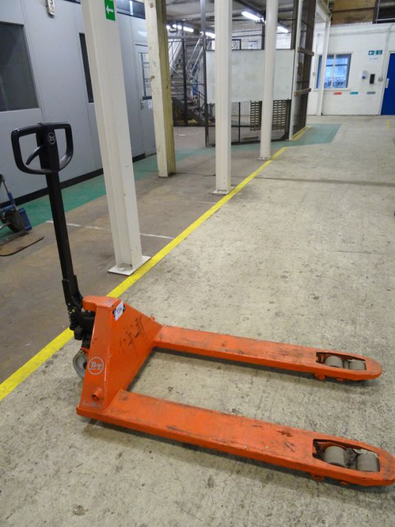 BT LHM230 pallet truck, 2300kg max capacity, 685mW