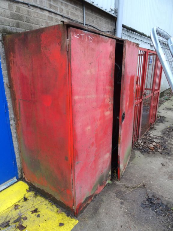 Metal storage cabinet & wire cage with GPI FM200 K...