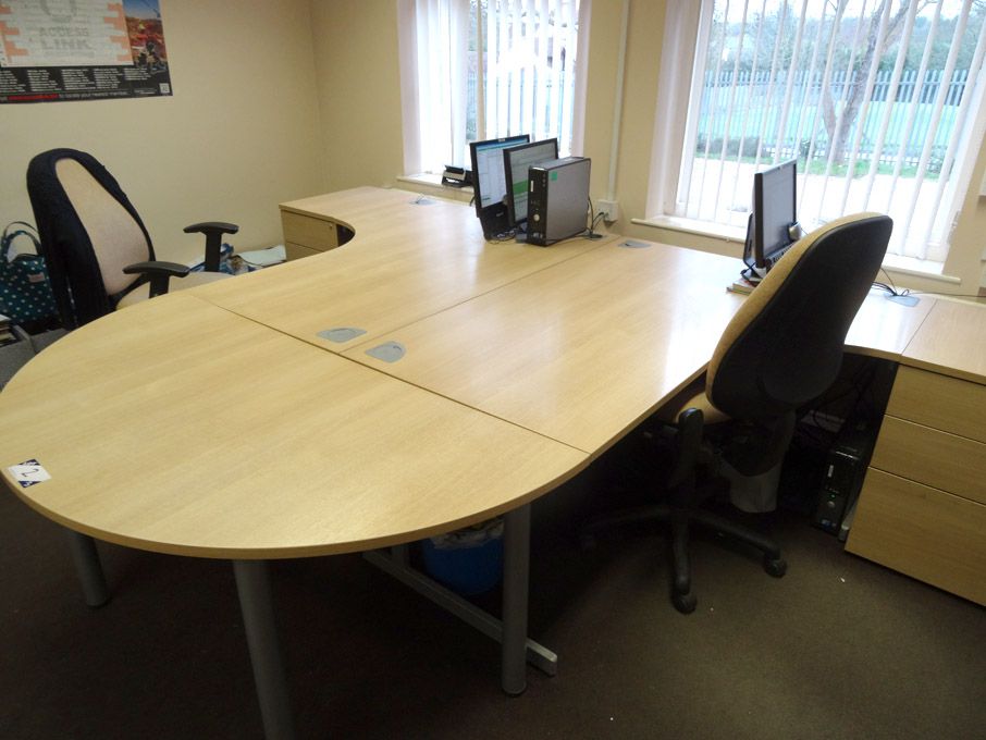 2x 'L' shaped beech effect office desks, 1600x1200...