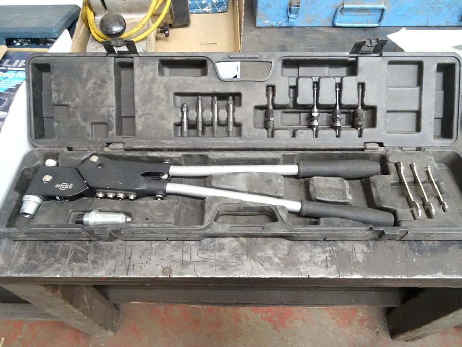 NCG Professional heavy duty rivet gun in carry cas...