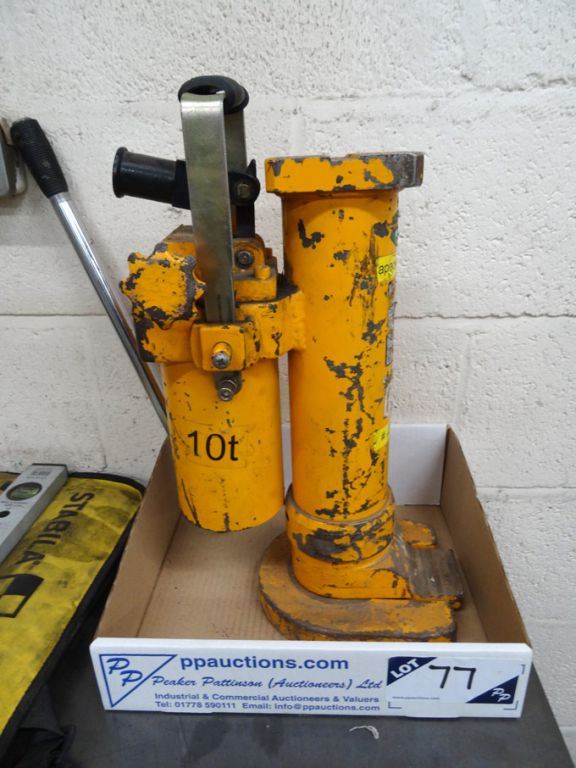 Hydraulic 10T machine jack