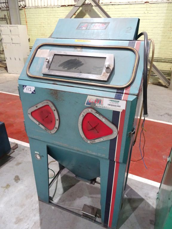 Guyson Super 4 bead blast cabinet, 800x500mm work...