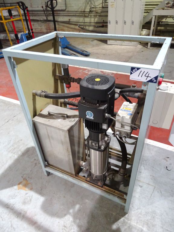 Grundfos 3-MOT pump unit with tank in frame, 5.8m3...