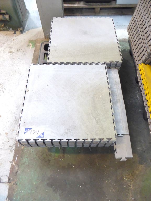 AMEND: Qty grey rubber floor tiles, 500x500mm appr...