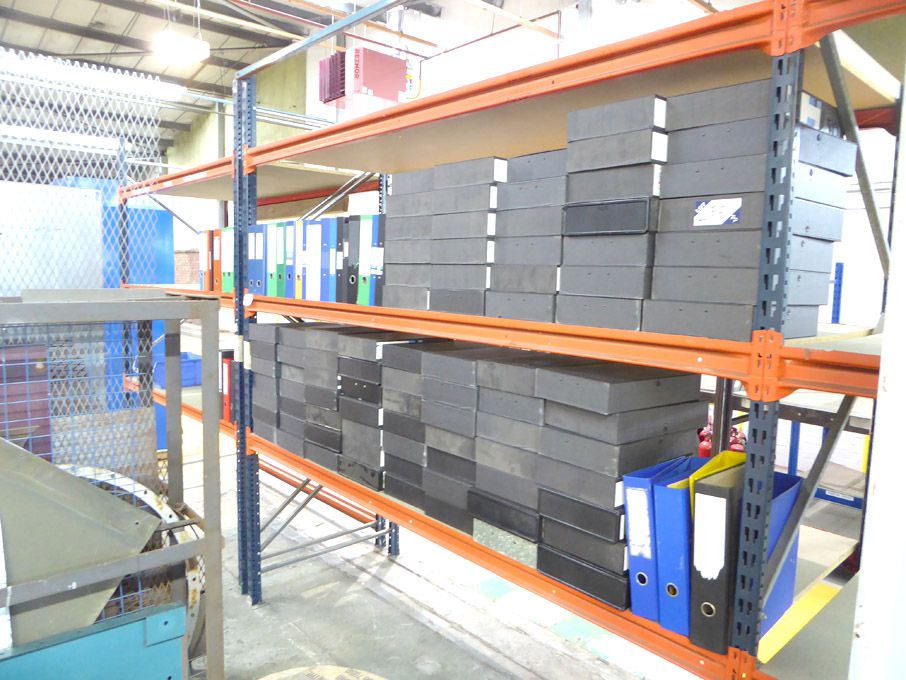 AMEND: Qty various box / lever arch files.