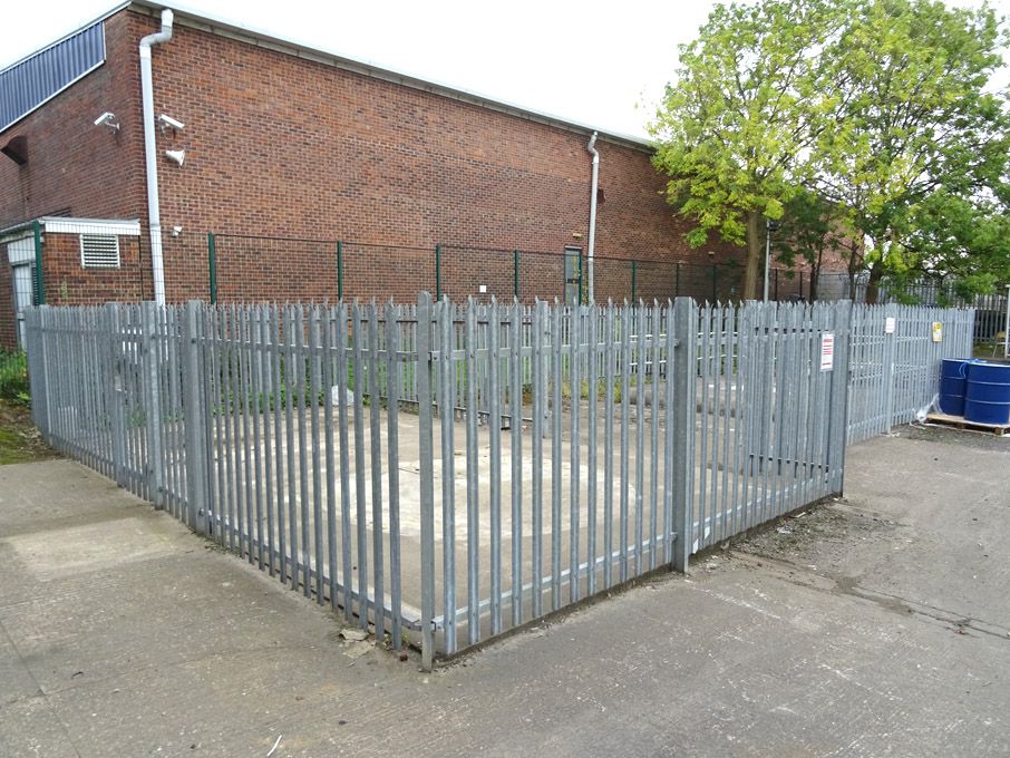 13x9m approx galvanised security fencing with gate...