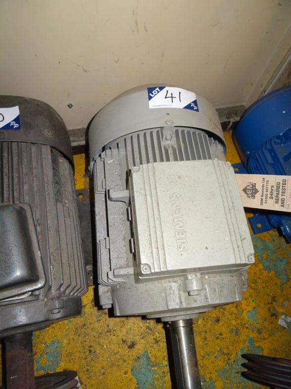 Siemens 11kW motor - Lot located at: Southam, War...