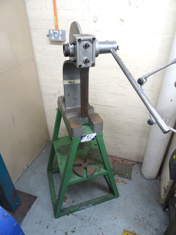 6" throat manual lever press on stand - Lot locat...