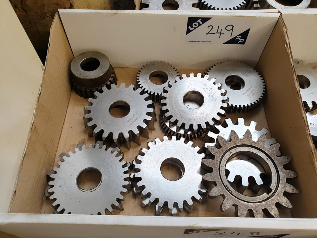 Qty various disc cutters DP inc: 10, 12, 14, 6, 4,...