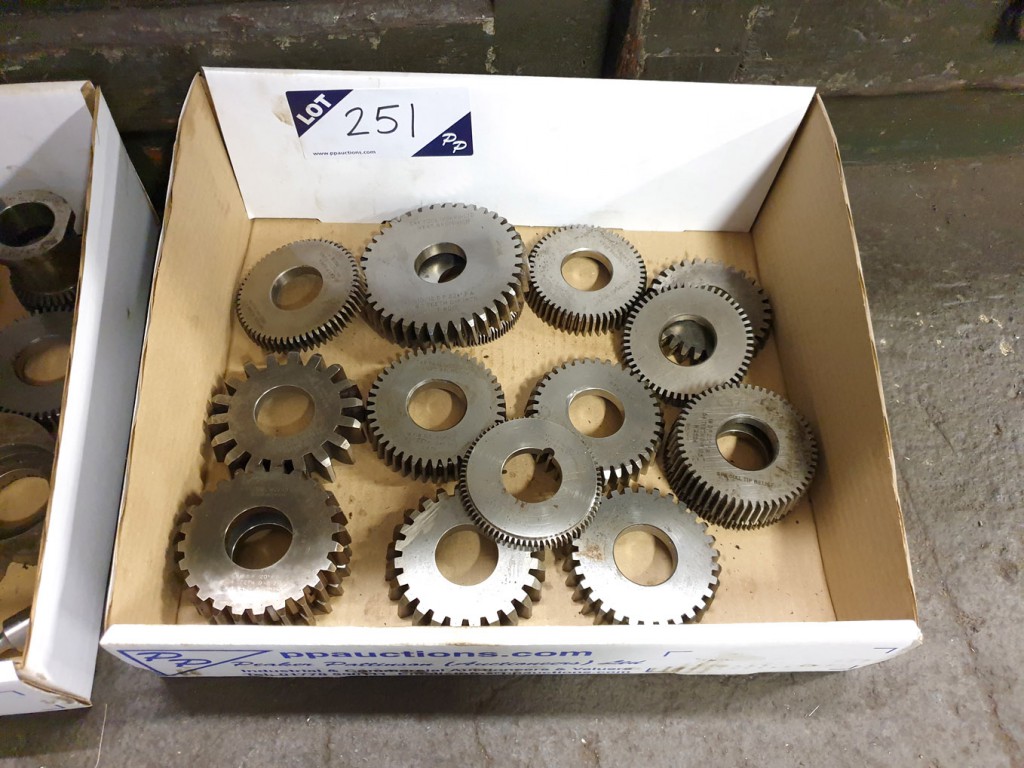 Qty various disc cutters DP inc 8/10, 14/18, 10/12...