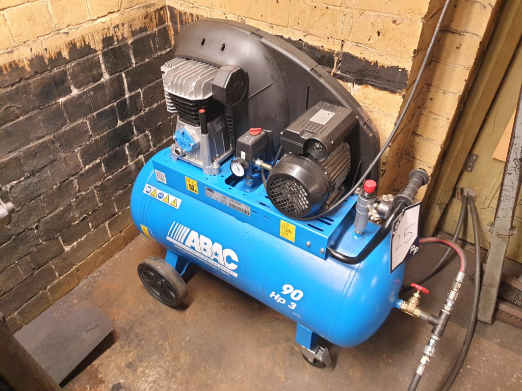 ABAC Pro A29B air compressor on air receiver, 2.2k...
