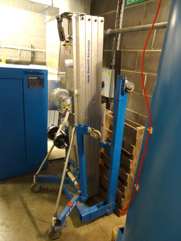 Genie Superlift Advantage model SLA-20 manual mobi...