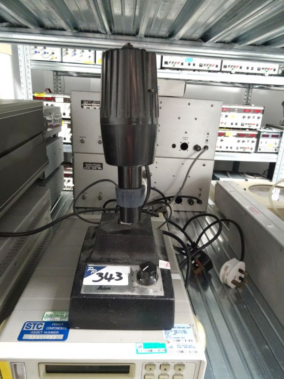Leica 240v microscope light source