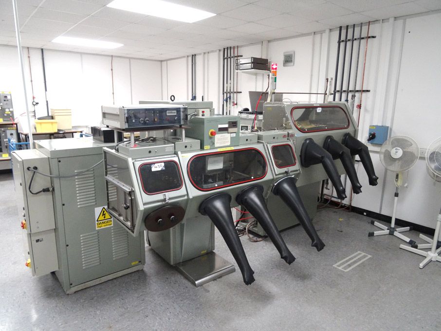 Slee high vacuum welding station (supplied by Pyra...