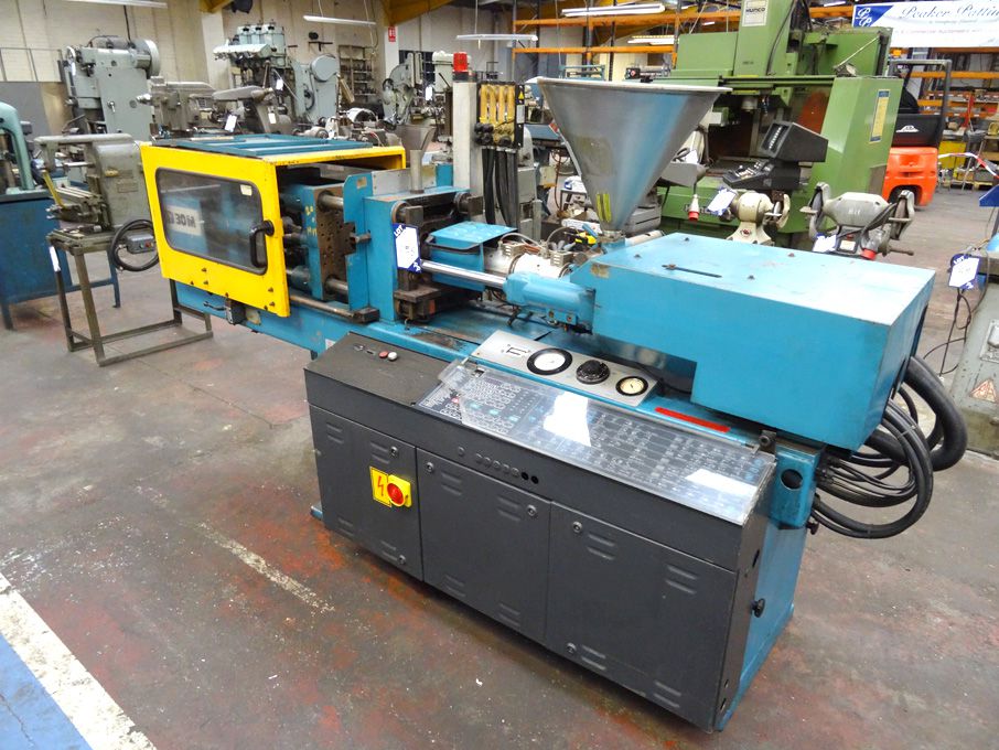 Boy 30M injection moulder, Boy Mipronic H8R1 contr...