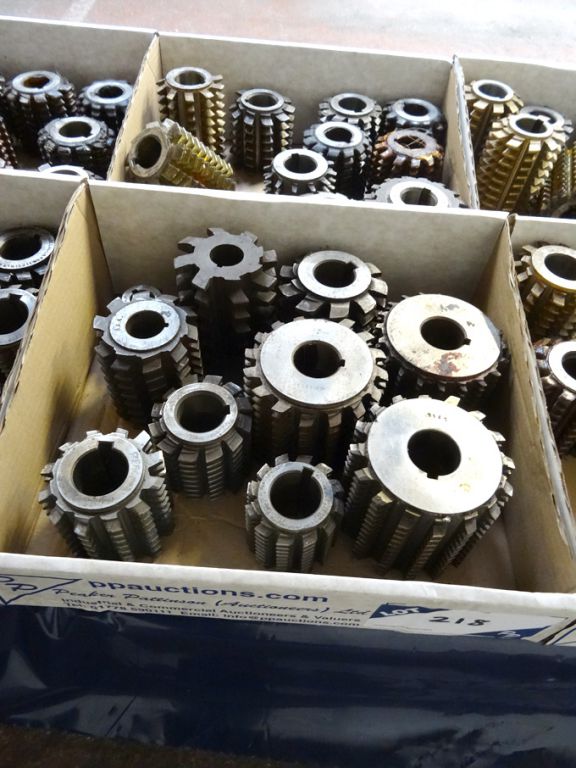 Qty various gear hobs, 5-18 DP & various roughing...