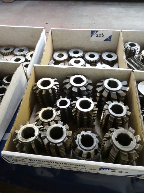 Qty various gear hobs, 4-9 DP & various 3" shaping...