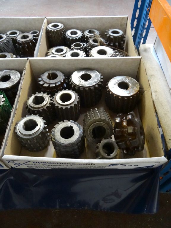 Qty various spline gear hobs etc in 2 boxes - lot...