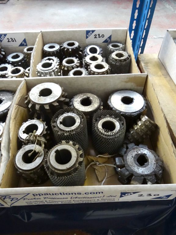 Qty various spline gear hobs etc in 2 boxes - lot...