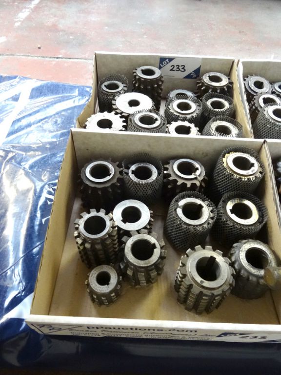 Qty various spline gear hobs etc in 2 boxes - lot...