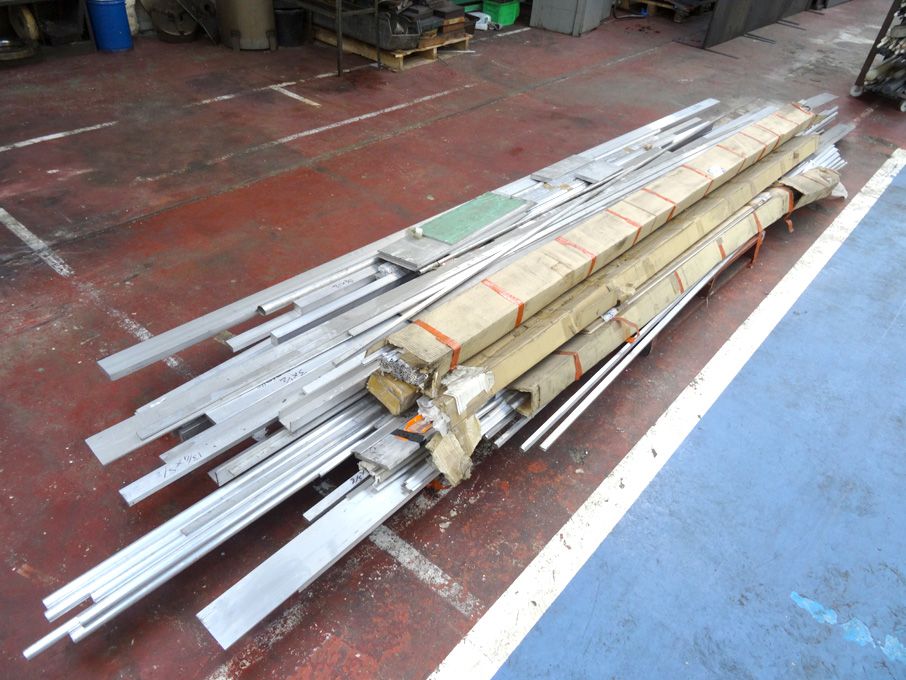 Large Qty aluminium tubes, bars, hexagon, flat etc...