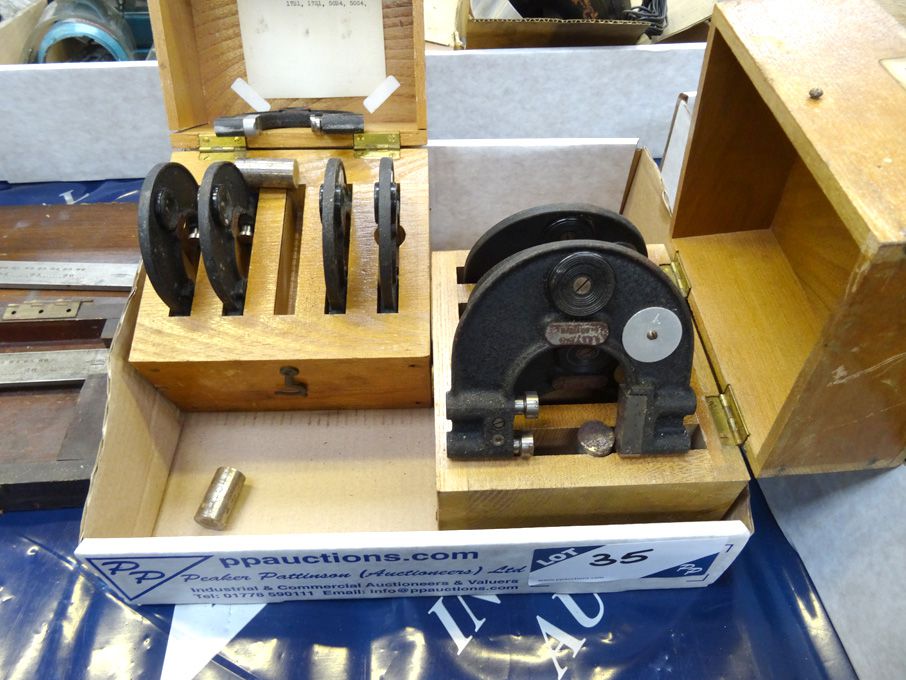 2x thread caliper gauge sets in wooden boxes - lot...
