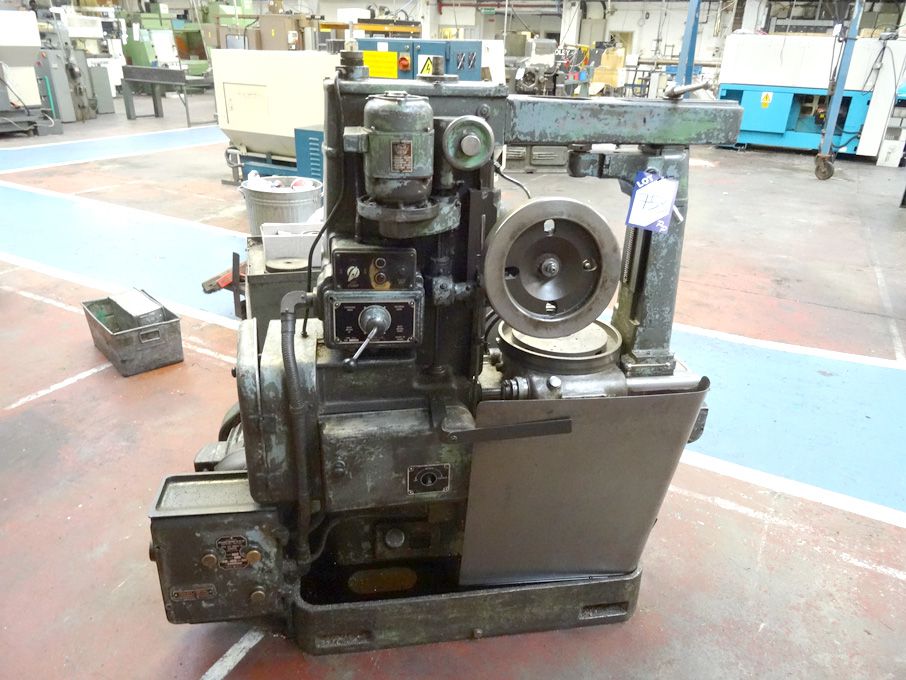 Sykes HV14A gear hobber, 14" dia bed - Lot locate...