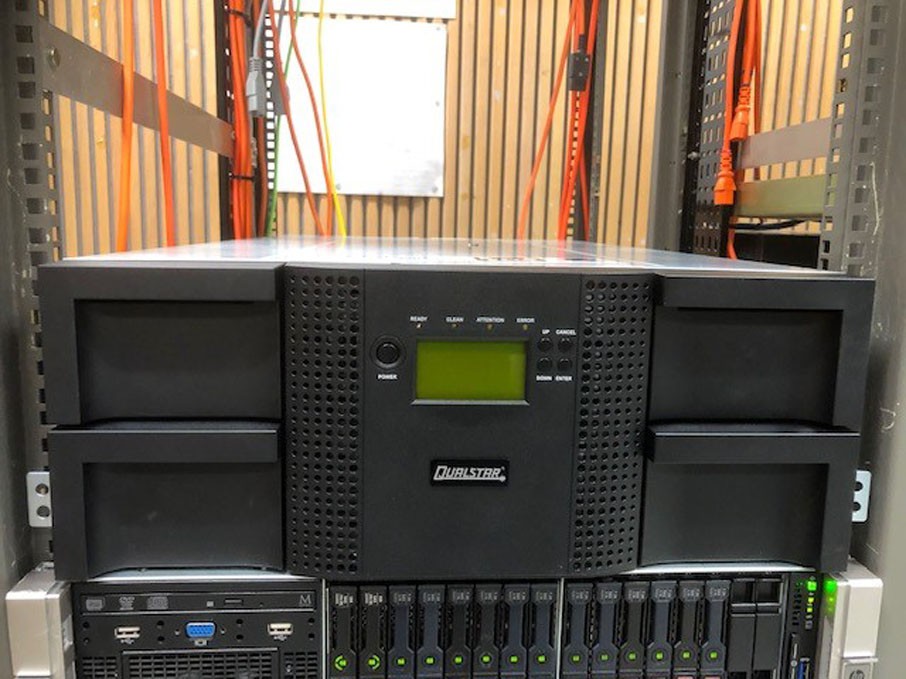 Quantum LTO7 50 slot library with 3x LTO7 SAS driv...