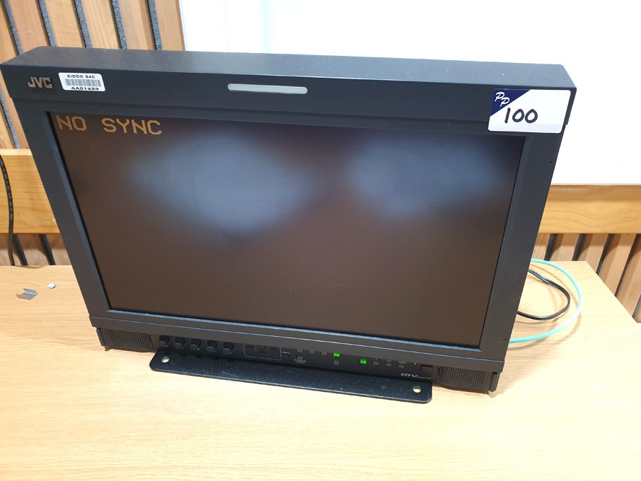 JVC DT-R17L4D multi format LCD monitor