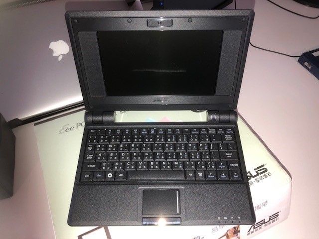 Asus Mini PC Eee PC, 8gb in box (circa 2007) with...