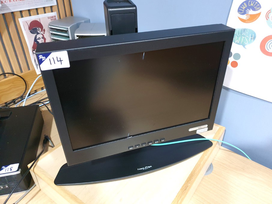 Penta HD2Line 17" high PS TV-LC colour LCD multi f...