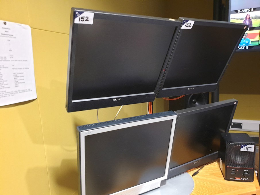 4x various Sony, NEC LCD monitors