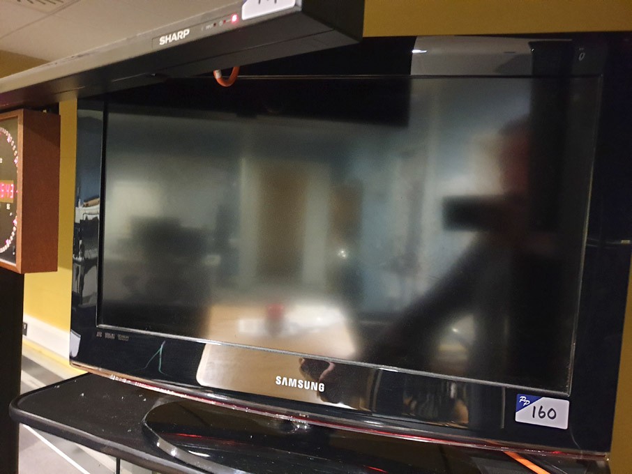 Samsung LE26B450C4W LCD TV