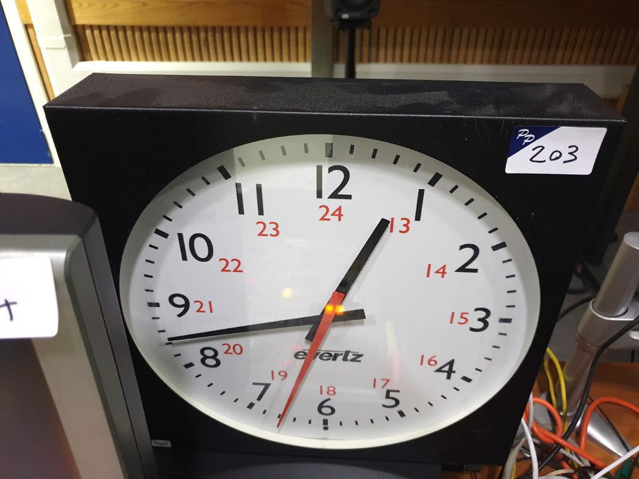 Evertz 1212 analogue studio clock