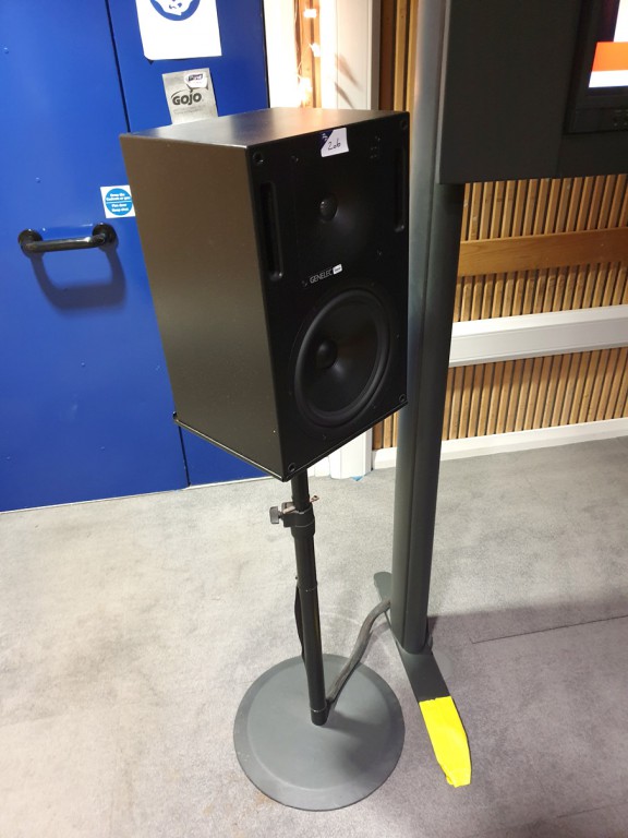 2x Genelec 1032A bi-amplified monitoring speakers...