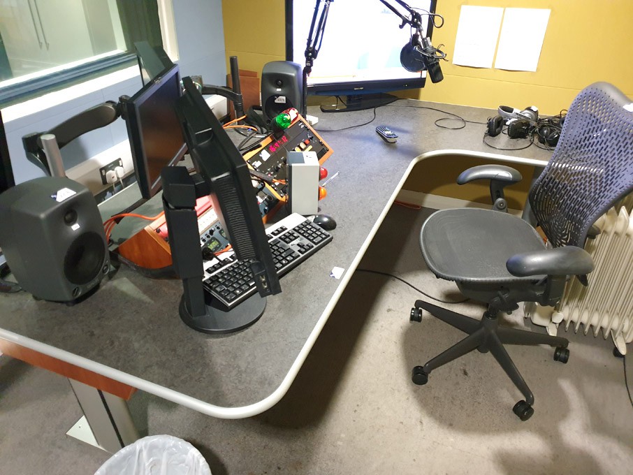 Custom Consoles grey L' shape 2200x1800mm studio d...