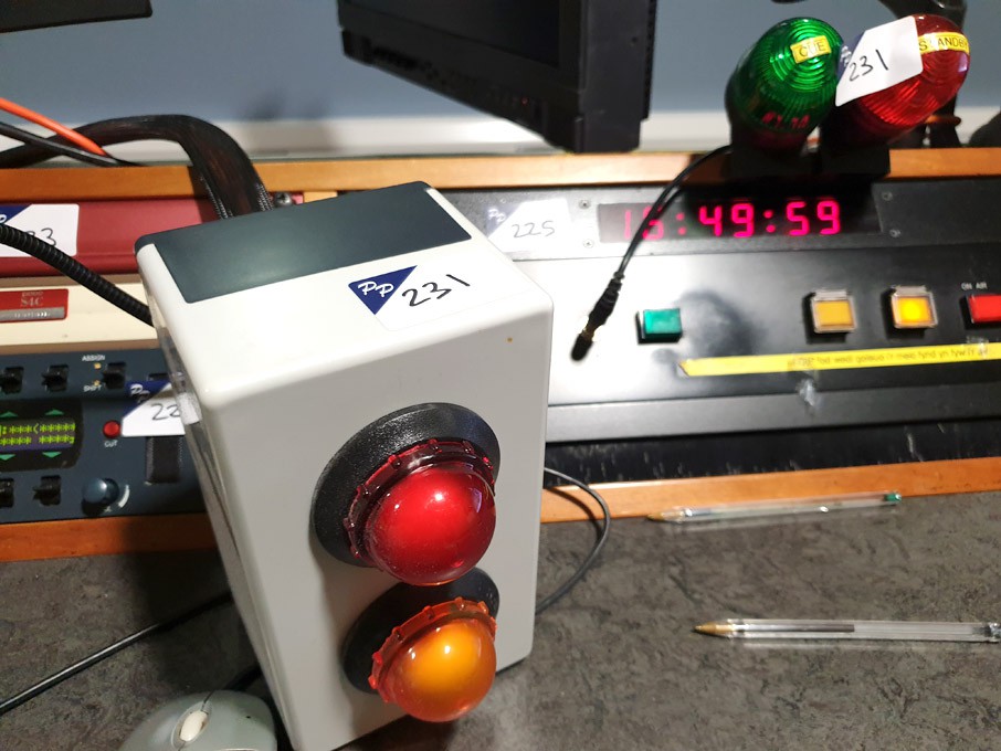 4x red, green, orange 'on air' studio lights