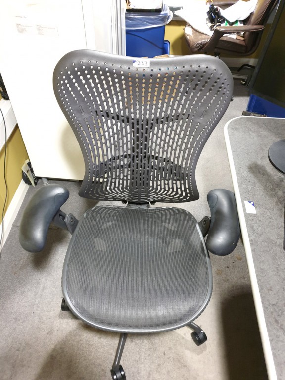 Herman Miller Mirra 1 graphite triflex swivel...
